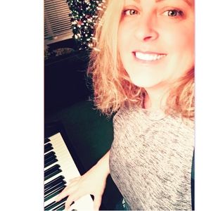 Meet your Posher, Roxanne